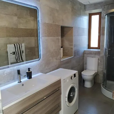 Duplex 3 Chambres Avec Climatisation Et Terrasse * Saint-Jean-de-Maurienne