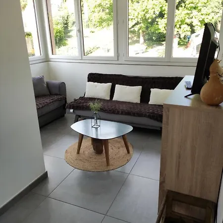 Duplex 3 Chambres Avec Climatisation Et Terrasse